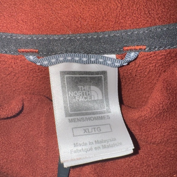 Men’s north face 1/4 zip - Picture 3 of 3